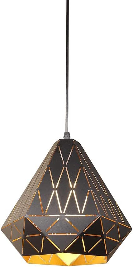 Lustre en fer pour îlot de cuisine créant une ambiance loft industriel chaleureuse