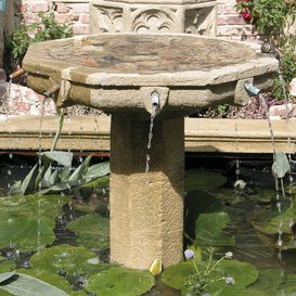 Giardino sogno giardino fontana in pietra