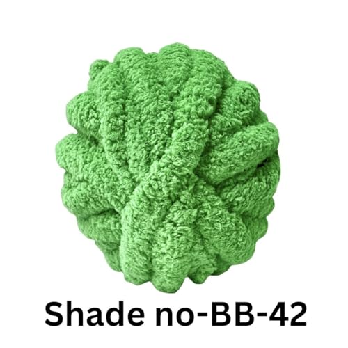 Image of VCR Green Yarn, 200 Grams Big Chunky Hank, 22 Meters Length, Suitable for Knitting Blankets and Pillows, 100% Polyester Yarn Ball for Crochet DIY, Soft Threads, Pack of 1