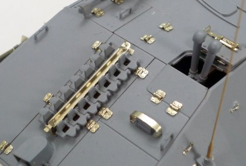 Tank Destroyer Hetzer Mid Production Type 1/35 Scale Limited Series 25156 Germany (With Etched Parts Manufactured By Avail) [ Japan Imports ] By Tamiya #TOP3