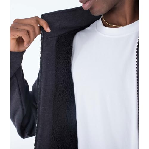 Etiqueta tejida en la sudadera