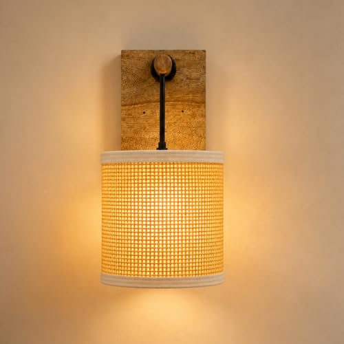 Image of Amazon Basics Rattan Light Weave Wall Lamp | Natural Rattan Shade with Wooden Bracket | E14 Holder | Decorative Wall Light for Bedroom, Living Room, Hallway & Home Decor