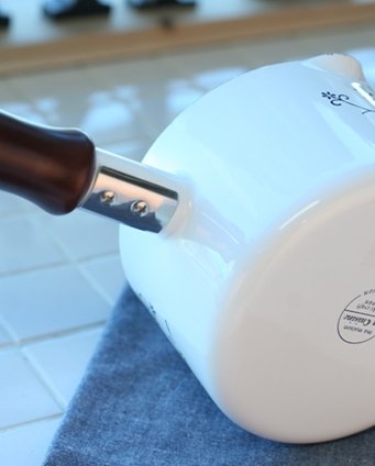 Casserole à lait antiadhésive MA MAISON avec bec verseur précis - 2