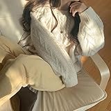Puedes emparejar esta tapa básica con una chaqueta, jeans, pantalones cortos y leggings.
