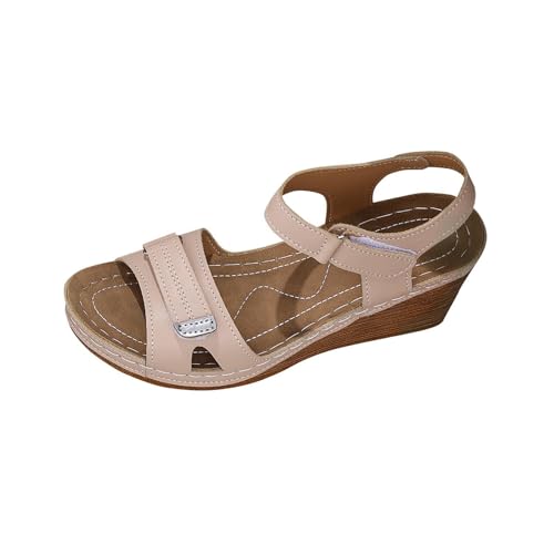 Sandales à talon compensé kaki pour flâner sur la plage cet été