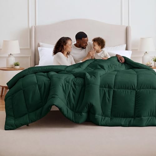 Image of Bedsure Comforter Duvet Insert - Quilted Comforters Oversized King Size, All Season Duvet, GentleSoft Down Alternative Bedding, with 8 Tabs, Gifts for Women /Men, Green, Oversized King 116 x 98 Inches