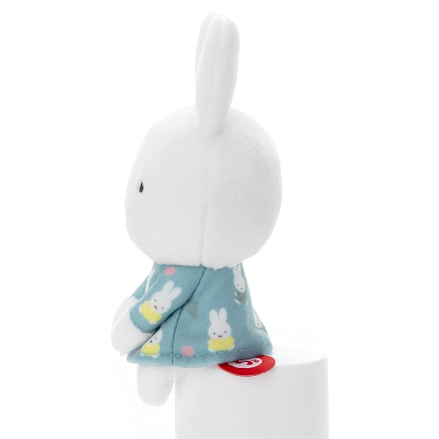 ミッフィー　ちょっこりさん　オータムカラー　ねこ Amazon.co.jp: ブルーナ ちょっこりさん オータムカラー