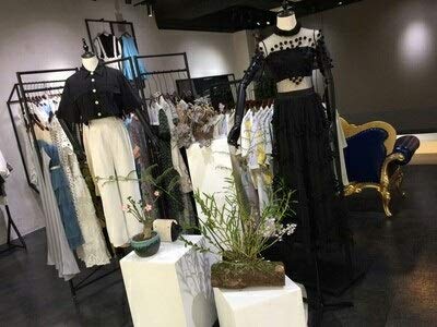 ブラックドレスフォームマネキン レディース トルソー Amazon.co.jp: ブラックドレスフォーム女性マネキントルソー、金属製