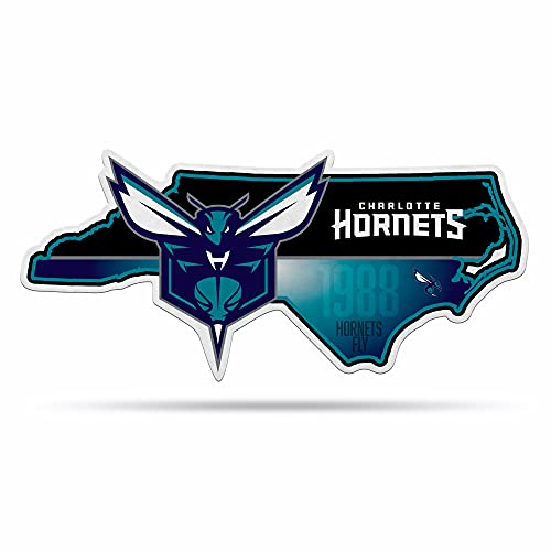 Fanion NBA Charlotte Hornets parfait pour décorer un salon de passionné