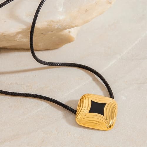 Collier géométrique noir acier inoxydable anti-noircissement pour peau sensible