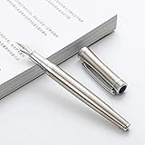 Tiene un ligero peso por la calidad del metal Iraurita y su agradable tacto al escribir y al poseerla en la mano.Para el cierre de la pluma introduce el cuerpo en el capuchon donde sentiras un Clic.