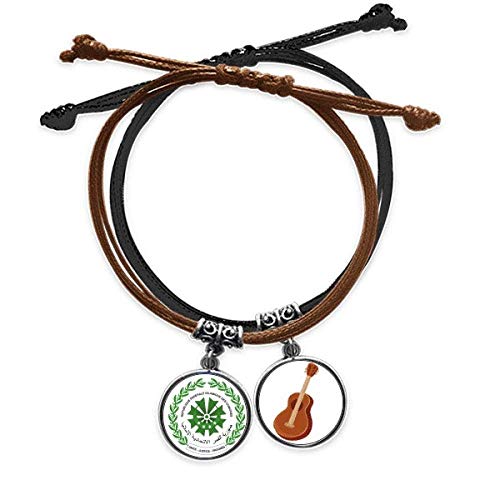 Pulsera recuerdo de Comoras con guitarra y cuero, un lazo emocional con tus raíces