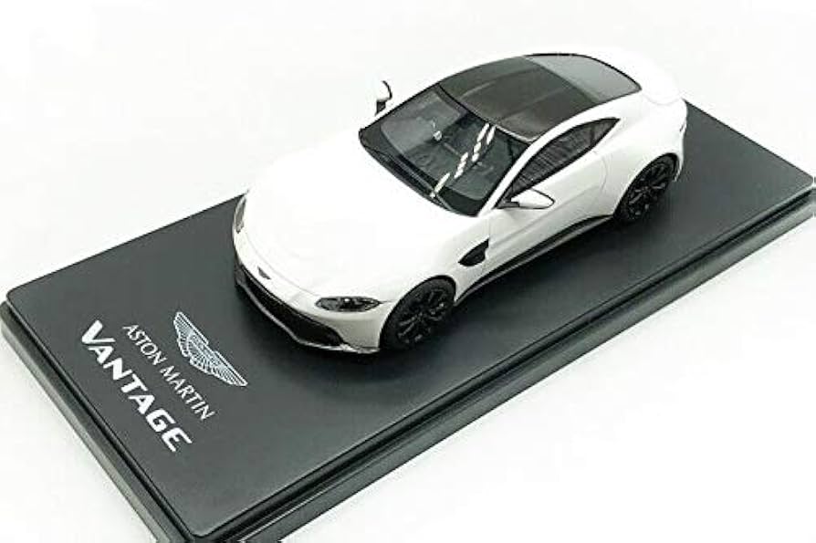 Amazon.co.jp: TSM 1/43 Aston Martin Vintage-Style 2018 White