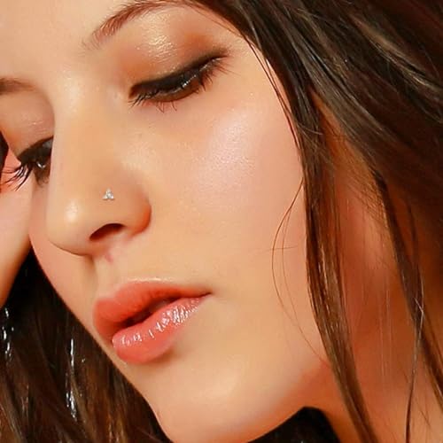 CANDERE - A KALYAN JEWELLERS COMPANY Yellow Gold 18K (750) BIS Hallmark Cluster Shaped SI IJ Diamond Nosepin for Women - Image 6