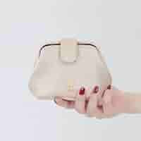 すぐ届く！サフィアーノパール ダレスポーチ Amazon.co.jp: MARY QUANT サフィアーノパール ダレスポーチ