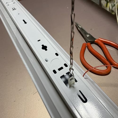 Image of Stainless steel chains for hanging lamps, hanging chains, chains for emergency light signs, for billboard lights, twenty meters