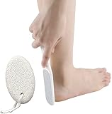 pedicure natural en casa Eliminación de callosidades: remoje la piel callosa en agua tibia hasta que se sienta suave. Luego remoje la piedra pómez en agua jabonosa y frote suavemente el callo con un movimiento circular. El raspador de pies se puede usar a diario, puede usarlo en el baño o en la ducha. Después de la presentación, masajee los pies con crema y bálsamo para los pies para mantener la piel suave como la seda.