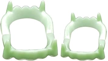 2Pcs Green Vampire Teeth Fangs Glow in The Dark Plastic Fake Vampire Teeth Sharp Teeth Halloween Decorative Luminous Dentures