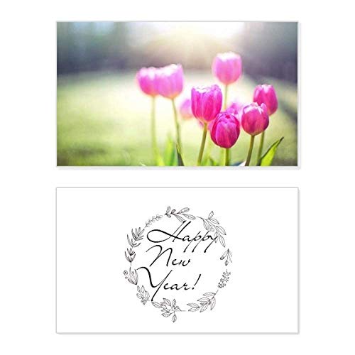 Tarjeta de felicitación de Año Nuevo floral, felicitaciones en rojo y verde