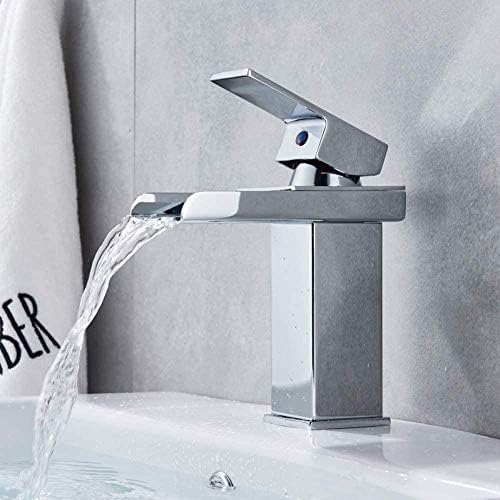 Robinet d'évier à bec cascade pour transformer votre salle de bain en spa