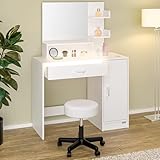 MISE EN BEAUTÉ : La coiffeuse Jocelyn de CASARIA transforme votre routine beauté en véritable moment de détente quotidien. La coiffeuse blanche propose beaucoup d'espace pour se maquiller, se coiffer et ranger des produits de beauté ou autres bijoux.