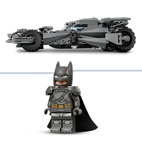 DC Batman v Superman Batmobile - Macchina Giocattolo - Kit Modellismo da Collezione con Minifigure del Supereroe - Idea Regalo di Compleanno per Bambini e Ragazzi da 9 Anni Fan del Film - 76331 - Lego - Immagine 3