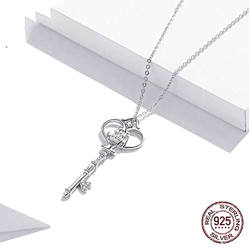 Accessoire collier en argent sterling clé de château à offrir pour un style unique