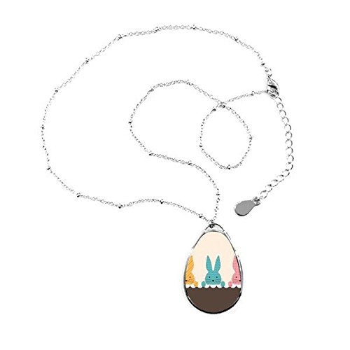 Pendentif lapin de Pâques collier christianisme culture illustration colorée