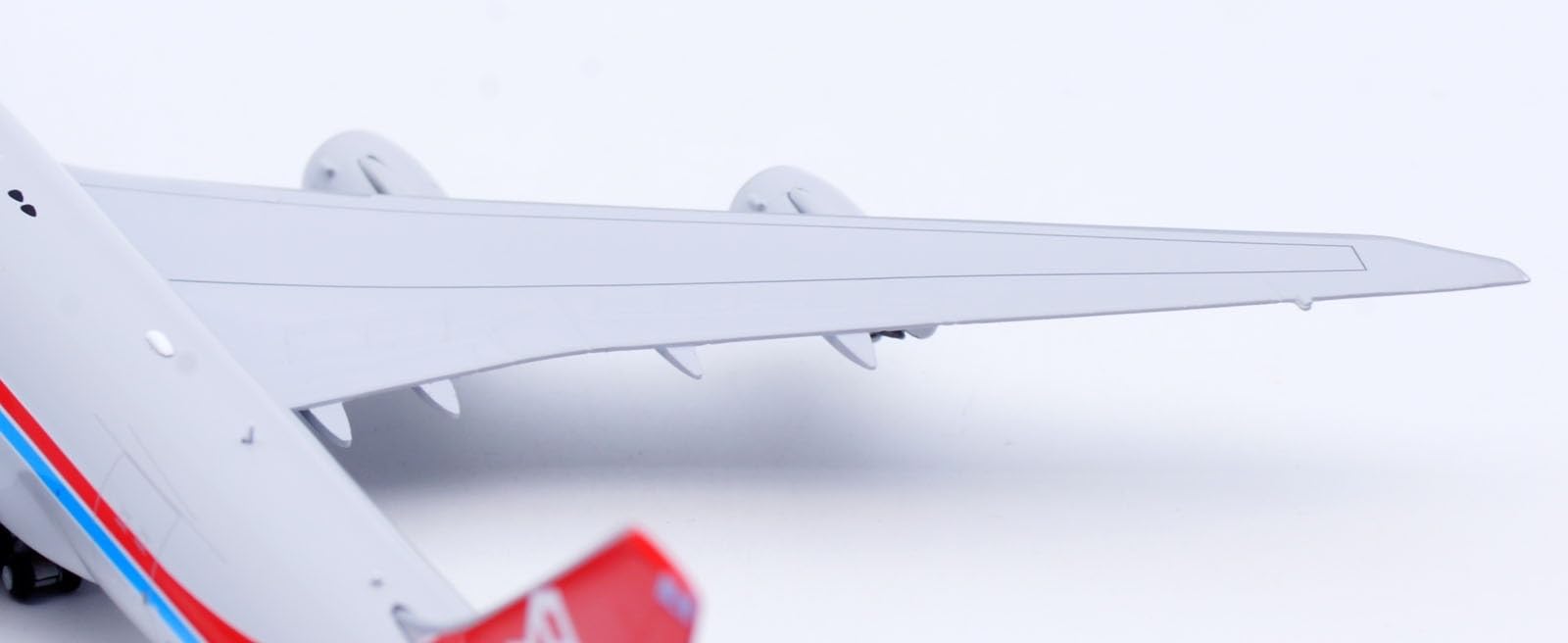 Repliki modeli samolotów dla Cargolux B747-8F LX-VCF 1:400 odlewany model samolotu – samolot w skali 19 cm ze stojakiem miniaturowy model samolotu