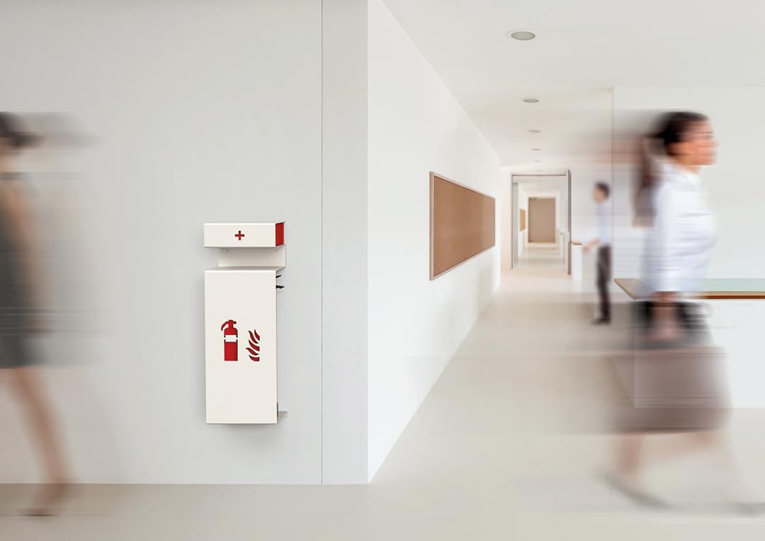 Feuerlöscher Abdeckung Weiß mit Verbandskastenhalterung aus Stahl Fire & Care – Moderne Erste-Hilfe- & Brandschutzlösung