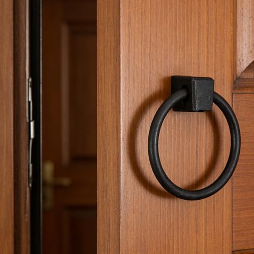 Aldabón de hierro resistente con acabado rústico para puertas principales 6