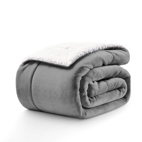 CELESTA Sherpa Kuscheldecke Flauschige 150 x 200 cm XL, Winterdecke Extra Dicke & Schwer, Wohndecke für Sofa Couch Bett, Warm & Weich, Grau