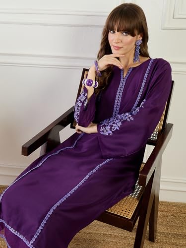 Image of INDO ERA Women's Silk Blend Floral Embroidered Straight Kurta & Pant Set (IESTR11531)