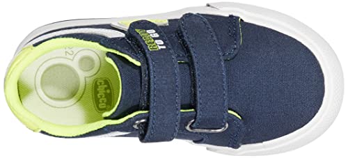 Chaussures Chicco bleu finis les lacets défaits avec les scratchs