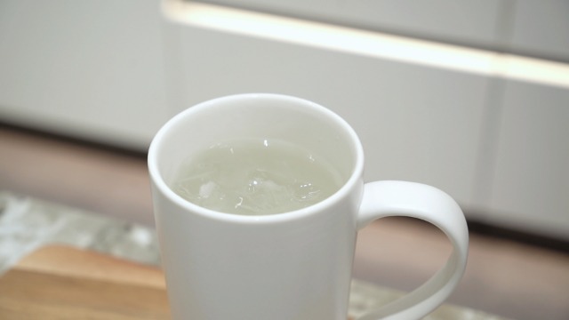 まみ　803530ホワイトカラー Amazon.com: Momugs 20 OZ Simple Pure White Mug (Set of 2) Plain