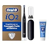 Oral-B Spazzolino Elettrico Ricaricabile iO 2, 1 Spazzolino Elettrico, 1 Testina Di Ricambio, Custodia Da Viaggio, Supporto per testine + 1 Dentifricio Oral-B Pro, Pulizia Denti, Nero