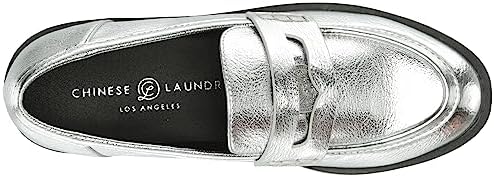 Chinese Laundry Women's Porter Loafer Flat, Silver, 8 | Image 4