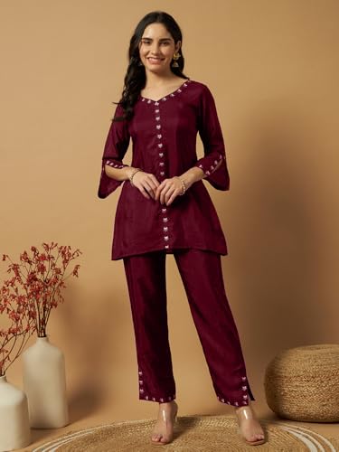 Image of Women Printed 2-Piece Silkblend Kurta & Pants Set