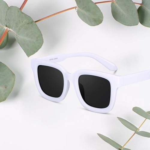 Image of Peter Jones Unisex Large Square UV /UB Protected Sunglasses (3803)