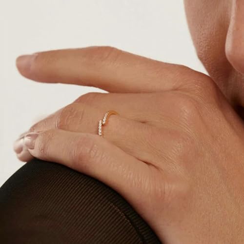 Anillo de oro amarillo y moissanita Wycian que no se desgasta ni causa alergias en la piel 4