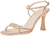 Sandalia de LODI en charol de color beige con detalle de tachas en oro
