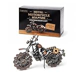 Moto jouet fabriquée à la main – Fabriquée à partir de pièces métalliques réutilisées, ce qui rend chacun unique, elles sont finies avec une peinture effet bronze pour créer des cadeaux uniques pour les hommes et les femmes. Avec de vraies roues rotatives et un guidon mobile, ces jouets de moto sont incroyablement détaillés.