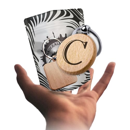 Maderaliart Life | Porta-chaves natural com o seu início - personalizado com letra - porta-chaves personalizado para homem e mulher - presente original gravado - ideia presente para qualquer época