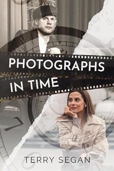Paperback Photographs in Time Book