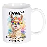 Witzige Gute Laune Tasse mit Lama und frechem Spruch Lächeln, du kannst sie nicht alle anspucken Geschenkidee für Männer & Frauen mit Humor Arbeitskollegin, Lieblingskollegin, Büro lustig bedruckt