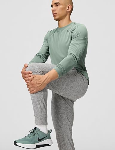 Image of Nike Men's Mid Rise Straight Fit Mesh Sweatpants