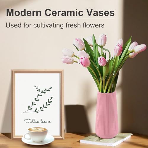 Vase en céramique rose compact pour sublimer les petits espaces et étagères