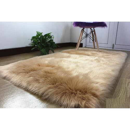 Tapis en fourrure synthétique à poils longs et dossier isolant