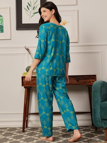 Image of Clovia Women's Rayon Printed Top & Pyjama Set