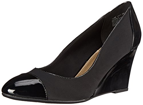 Bandolino Women's Yearla Fabric Wedge Pump
